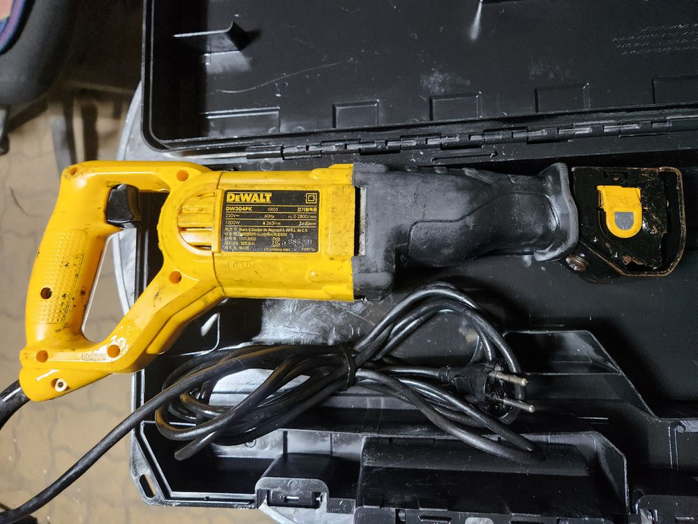 디월트 4방향 컷소 DW304PK 팝니다 이미지