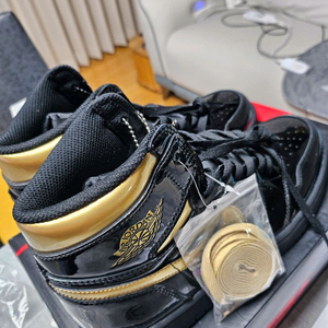 농구화 블랙/골드