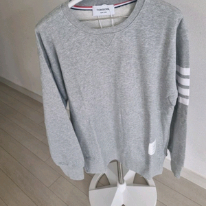 톰브라운 그레이 맨투맨. L/XL