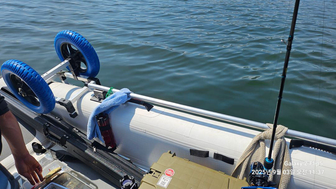 고무보트 + 선외기(야마하 15마력 FMS) 2행정 새주인찾음 이미지