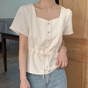 리리앤코 자가드 스트링 블라우스 이미지