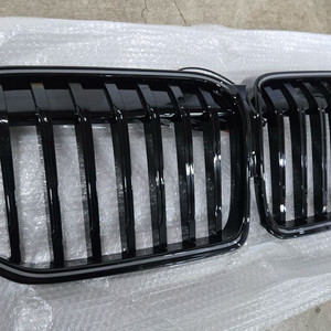 bmw g12 아이코닉 엘이디 그릴 신품 팝니다