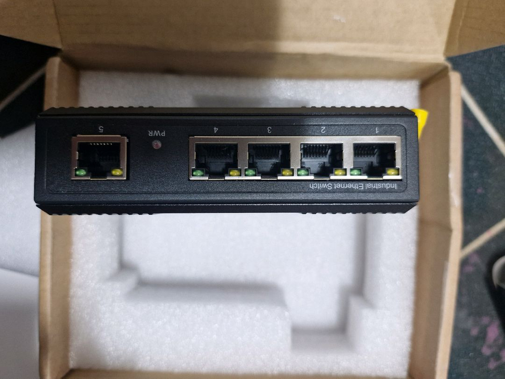5포트 기가비트 이더넷 스위치--2
