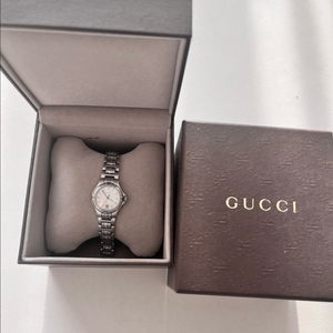 구찌 여성 메탈 시계