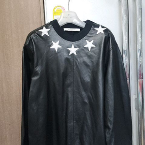 지방시 남자 스타 레더 맨투맨 95~100/ 톰브라운 맨투맨 이미지