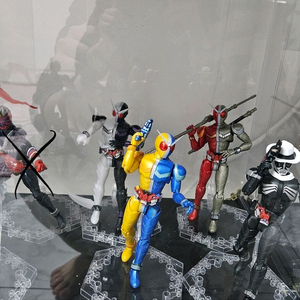 가면라이더 피규어라이즈 프라모델 팝니다.