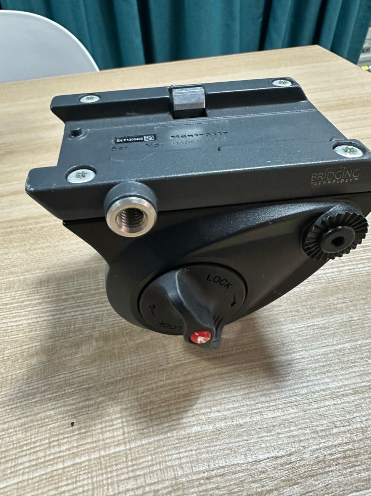 벤로 카본 삼각대 C2192T, 맨프로토 비디오헤드 이미지