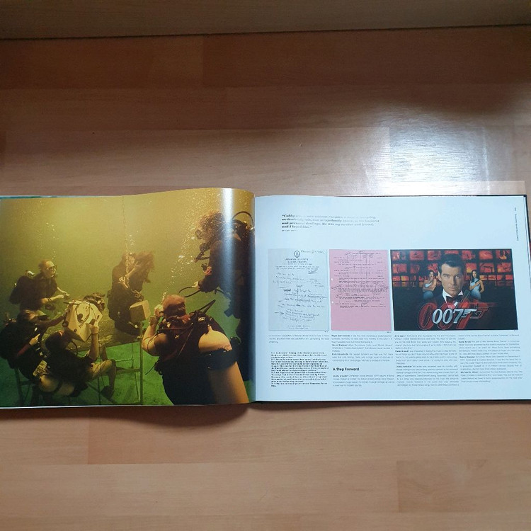 007 제임스본드 자료집 이미지