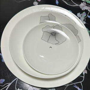 흰색 꽃무늬 3단 접시 플레이팅 세트