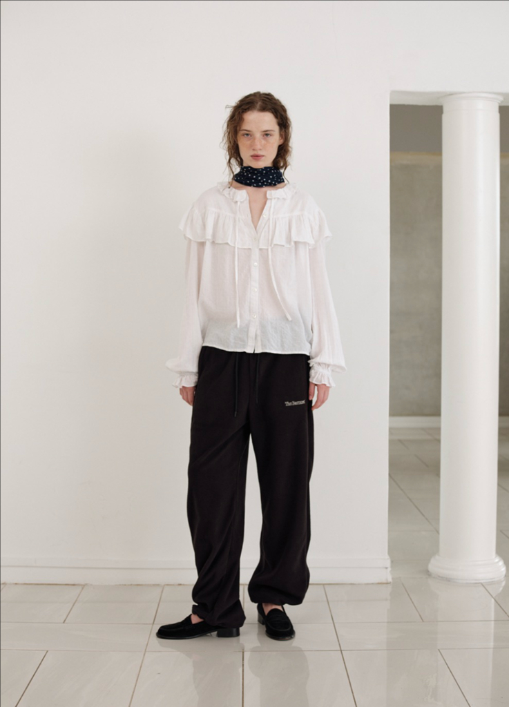 더바넷 Panele Check Ruffled Blouse_Ivory 블라우스--2