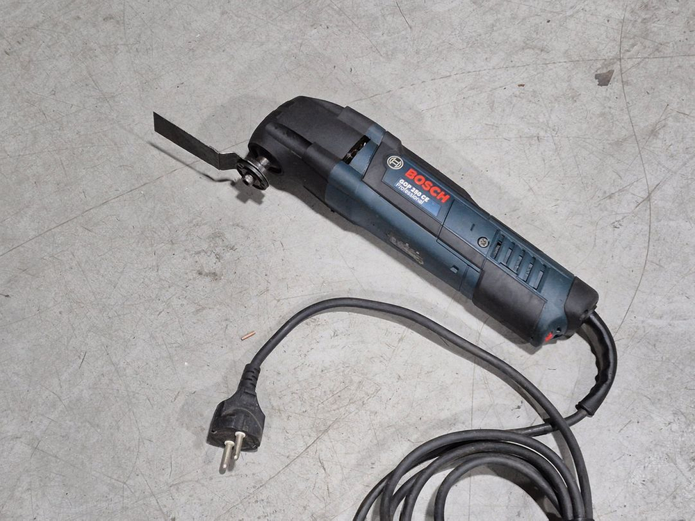 멀티 컷터 (BOSCH/ GOP 250CE) 보쉬 유선 멀티커터 중고 팝니다--0