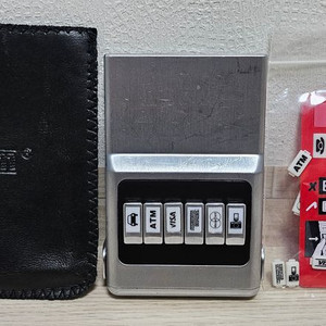 (급처) ACM카드지갑 구버전 단종 된 지갑입니다.