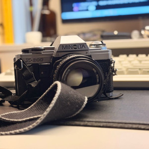 미놀타 X300 / 50mm 1.7 판매합니다.