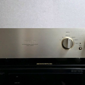 인켈 AX-7RA 인티앰프 초기형 모델입니다