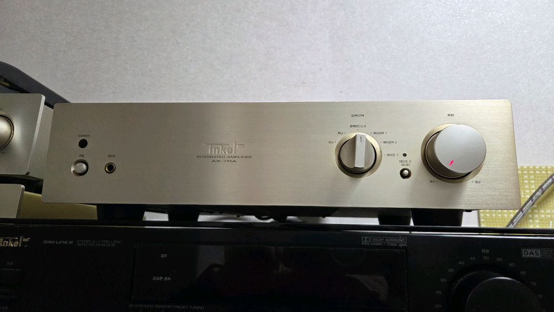 인켈 AX-7RA 인티앰프 초기형 모델입니다--1