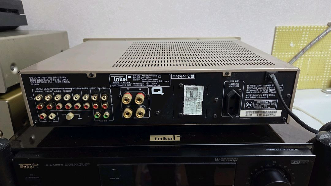 인켈 AX-7RA 인티앰프 초기형 모델입니다--4