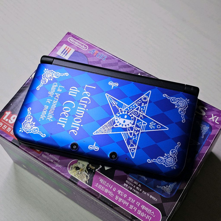 닌텐도 3DS XL 페르소나 에디션--2