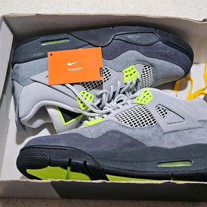 나이키 에어 조던 4 레트로 SE 네온 285mm