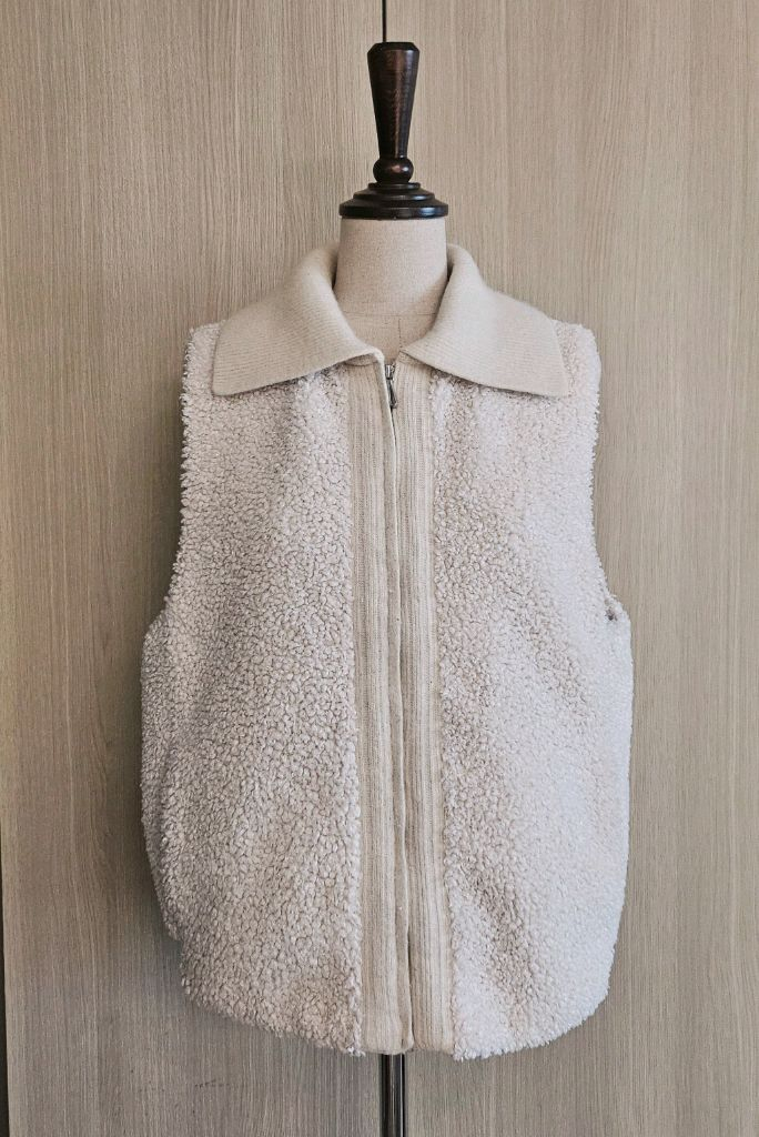 룸나인 ROOM9 아이보리 뽀글이 니트카라 집업베스트조끼 밑단시보리 66--1