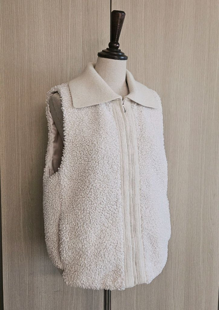 룸나인 ROOM9 아이보리 뽀글이 니트카라 집업베스트조끼 밑단시보리 66--3
