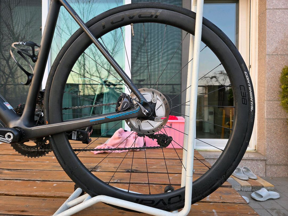 포커스 이자르코맥스 디스크 2016 카본 프래임 및 카본휠셋(ROVAL C38) 로드 자전거--1