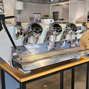 훼마 E71E 커피머신 3그룹