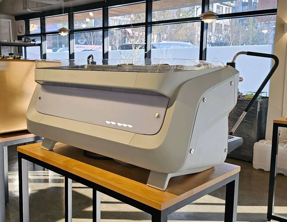 훼마 E71E 커피머신 3그룹--1