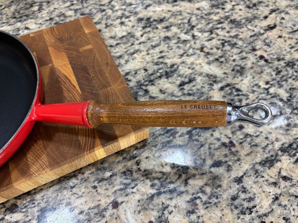 르크루제 시그니쳐 주물팬 원직경 24cm 모든열원 가능--2