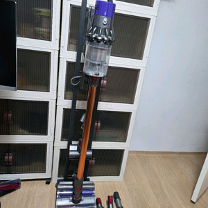 다이슨 V10 싸이클론 앱솔루트 무선청소기 + 거치대(택배포함)