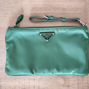 프라다 테수토 스트랩 파우치