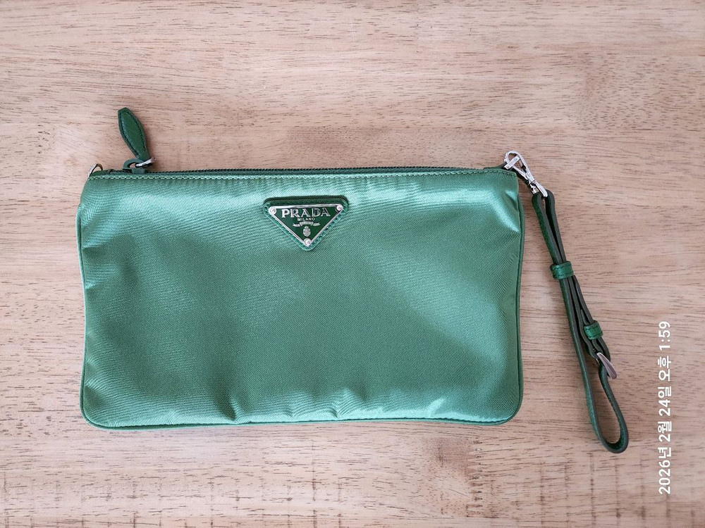 프라다 테수토 스트랩 파우치--1