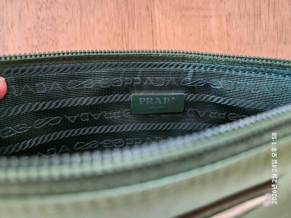 프라다 테수토 스트랩 파우치--7