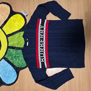 버버리키즈 캐시미어니트 14y 66-77맞음