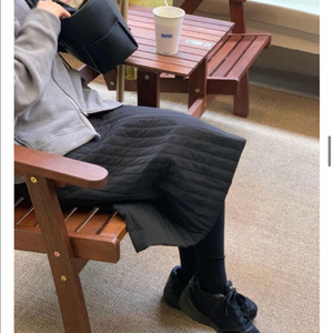 BR 더 브런치 코드 패딩 스커트 A라인 겨울 퀼팅m