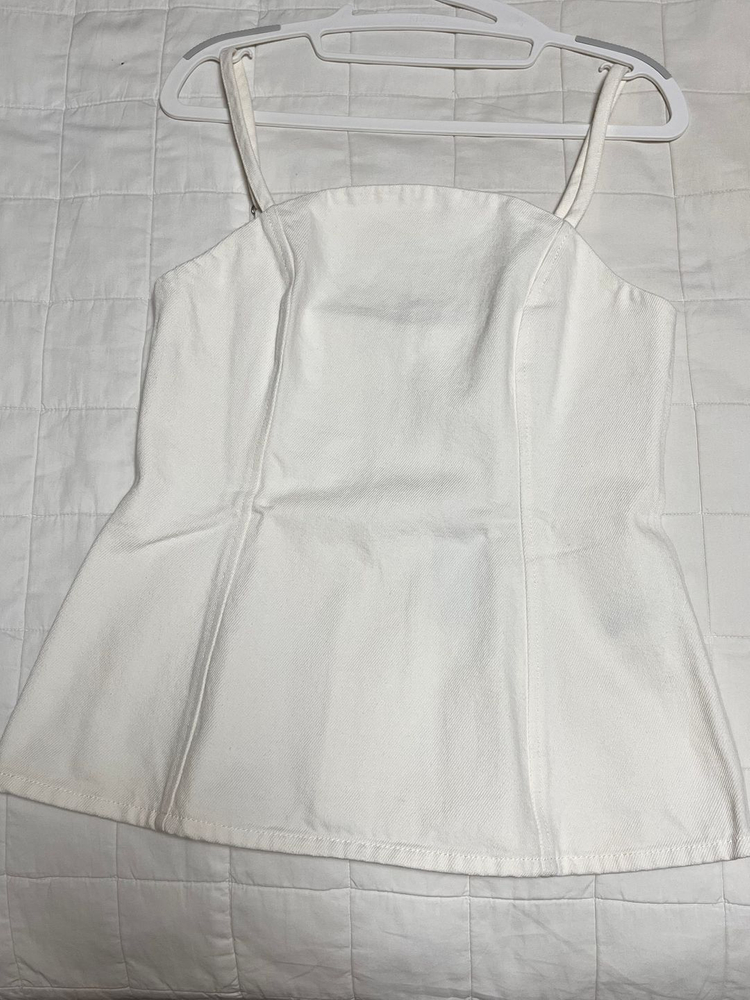 cos코스 슬리브리스 데님 탑 화이트--4