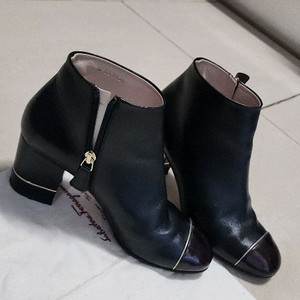 샤넬 미들부츠 235~240