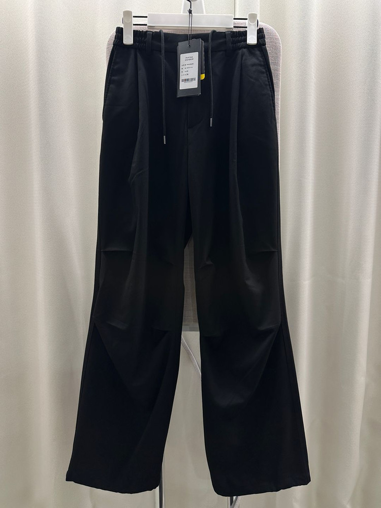 [26] 무신사 스탠다드 파라슈트 밴딩 슬랙스 [블랙]--1