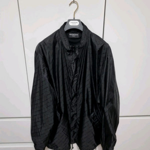 발렌시아가 멀티로고 바람막이