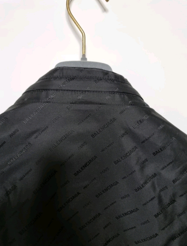 발렌시아가 멀티로고 바람막이--4