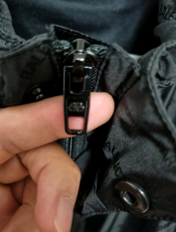 발렌시아가 멀티로고 바람막이--5