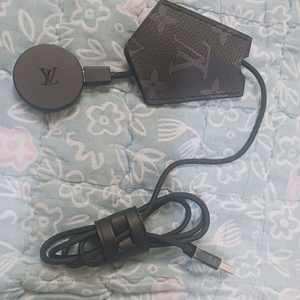 루이비통 땅부르 호라이즌 스마트워치 1세대 충전기