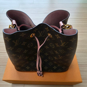 루이비통 네오노에 모노그램 MM 숄더백