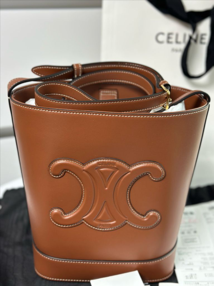 (미사용) 셀린느 스몰 퀴르 트리옹프 버킷백 이미지