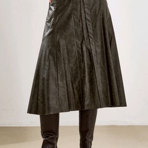 한섬 25fw신상 시스템 레더 이펙트 플레어 스커트 55