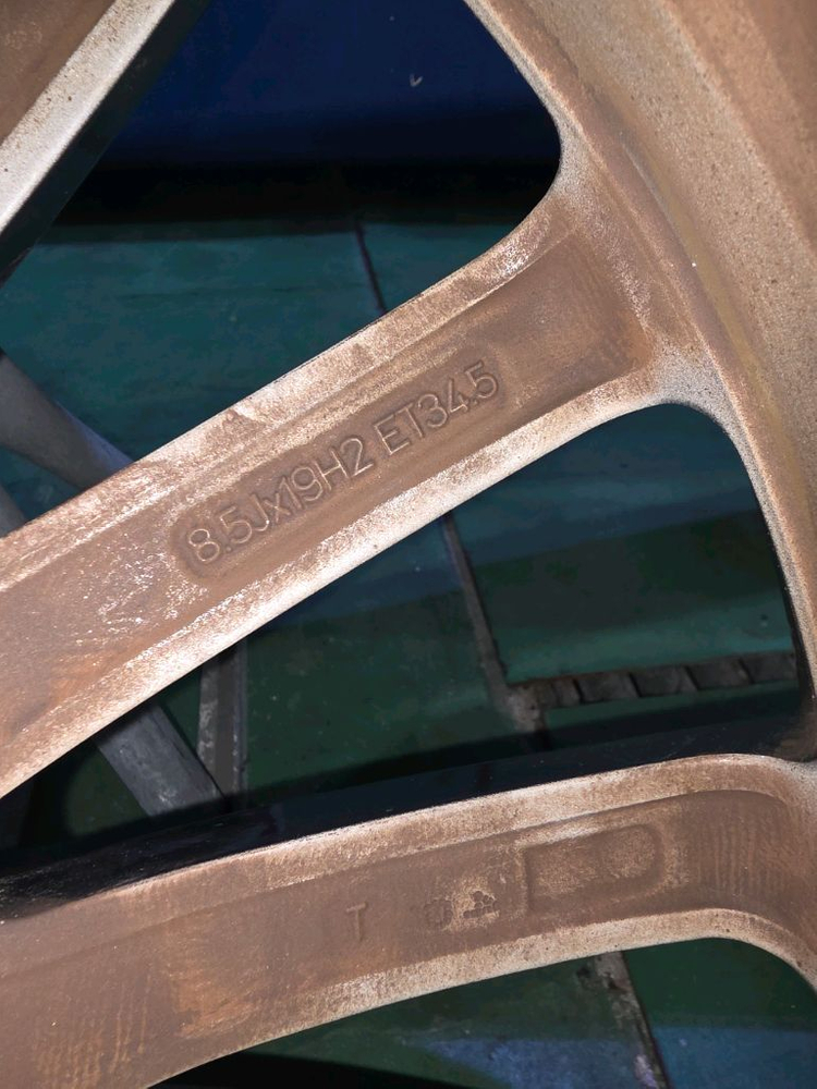 벤츠 CLS(W218) 19인치 순정 AMG 마차휠 휠타이어 세트 (TPMS, 휠캡 포함)--4