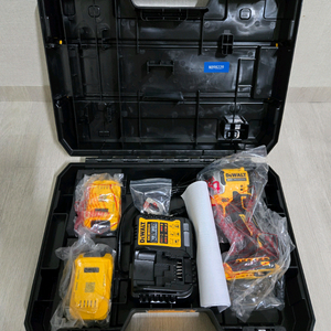 디월트 DCF850 임팩 드릴 드라이버 세트 새제품 판매합니다.