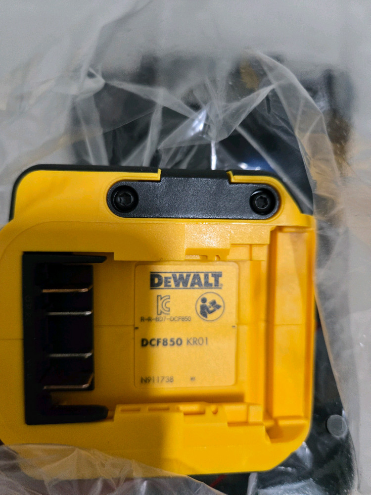 디월트 DCF850 임팩 드릴 드라이버 세트 새제품 판매합니다.--2