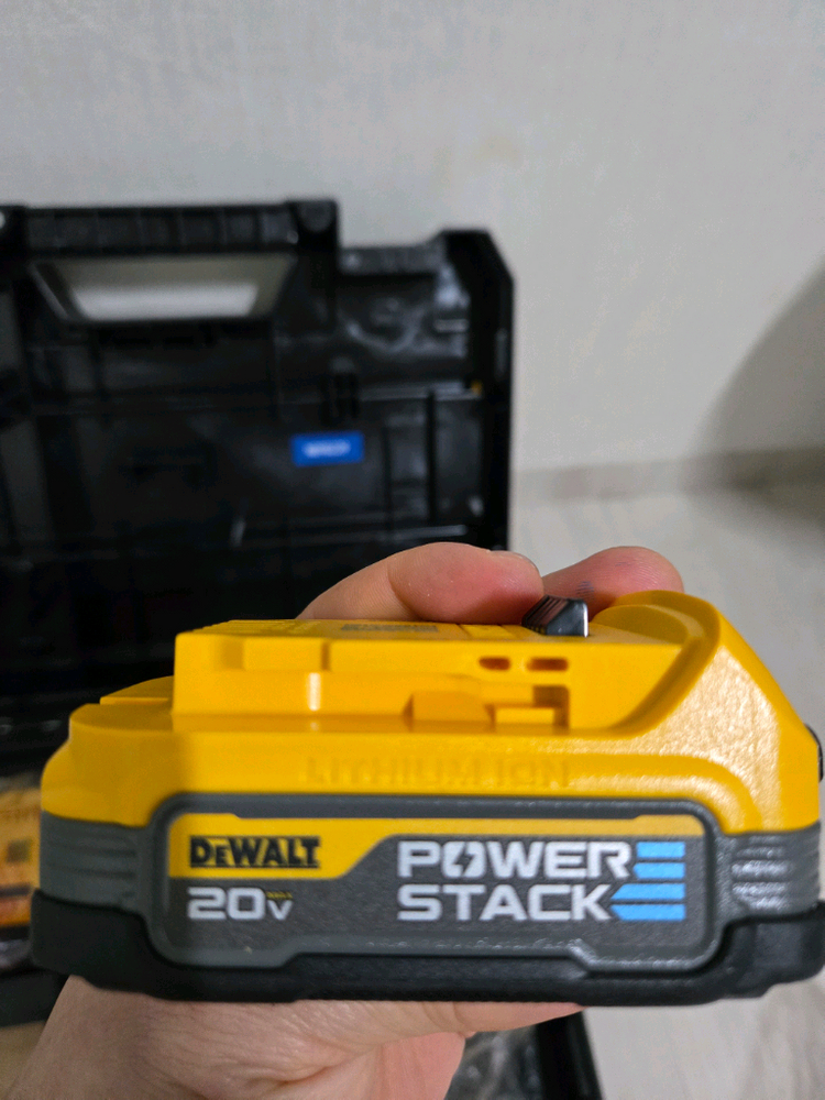 디월트 DCF850 임팩 드릴 드라이버 세트 새제품 판매합니다.--3