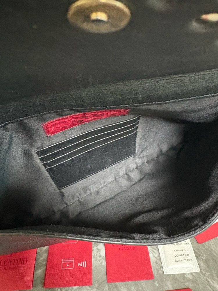 발렌티노 락스터드 카프스킨 엔벨로프 클러치--3