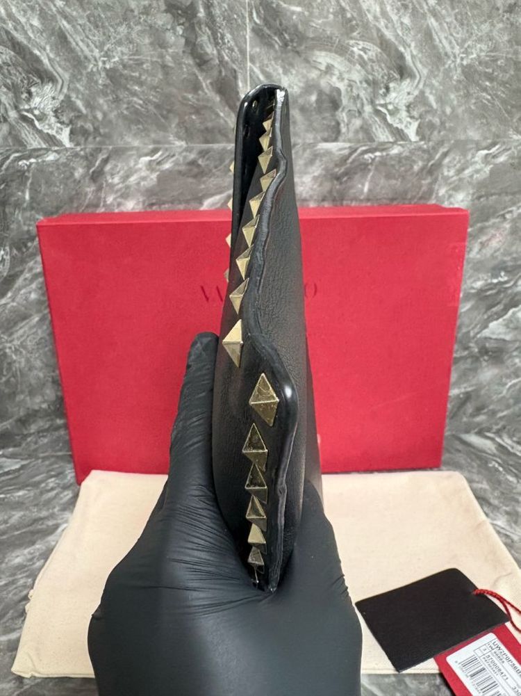 발렌티노 락스터드 카프스킨 엔벨로프 클러치--7